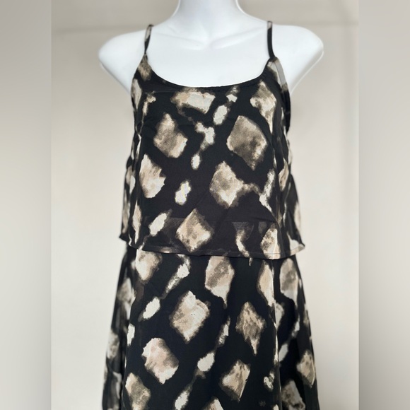 Fall in love with geometric shapes; black ;XL and L - Picture 2 of 4